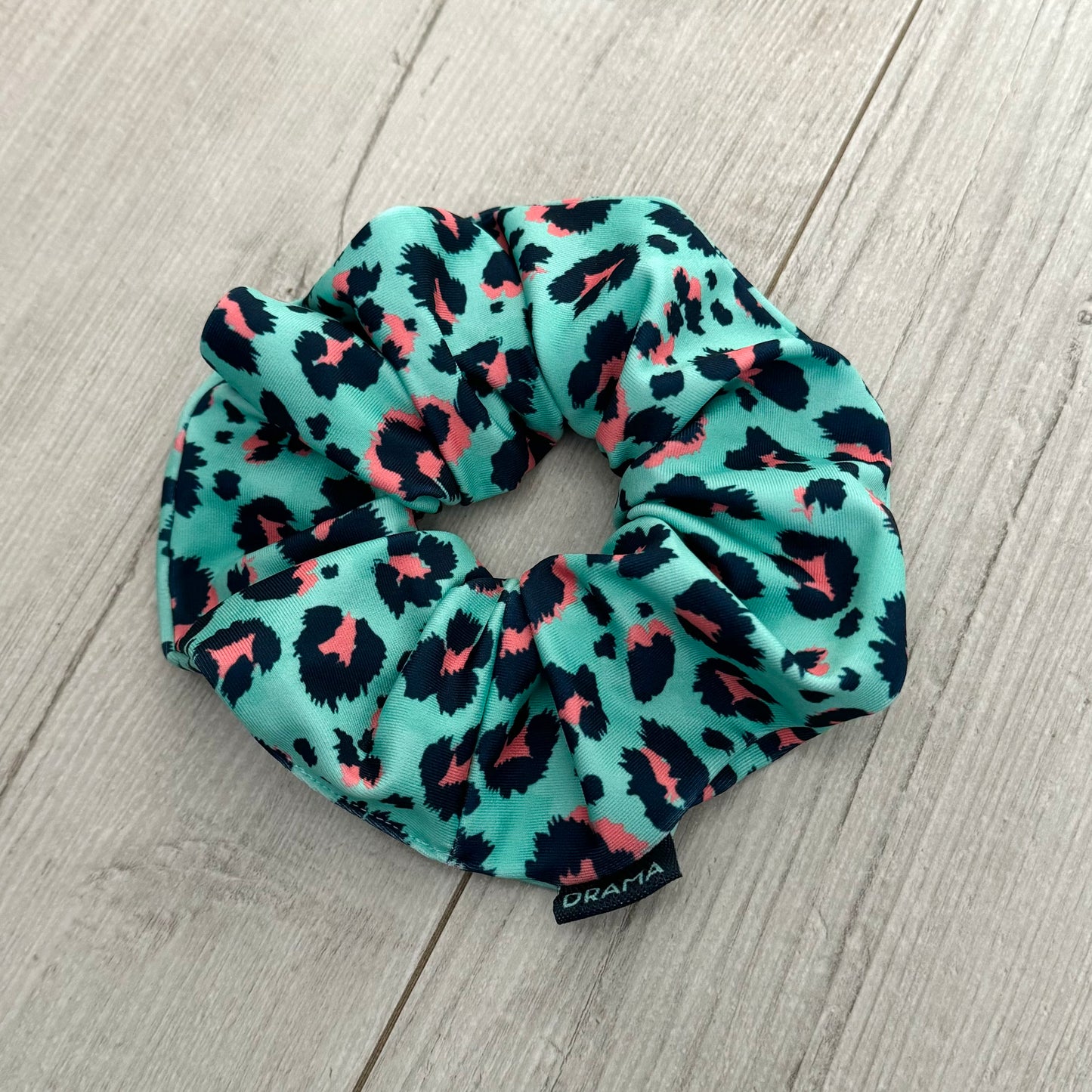 Scrunchie print verde-rosa