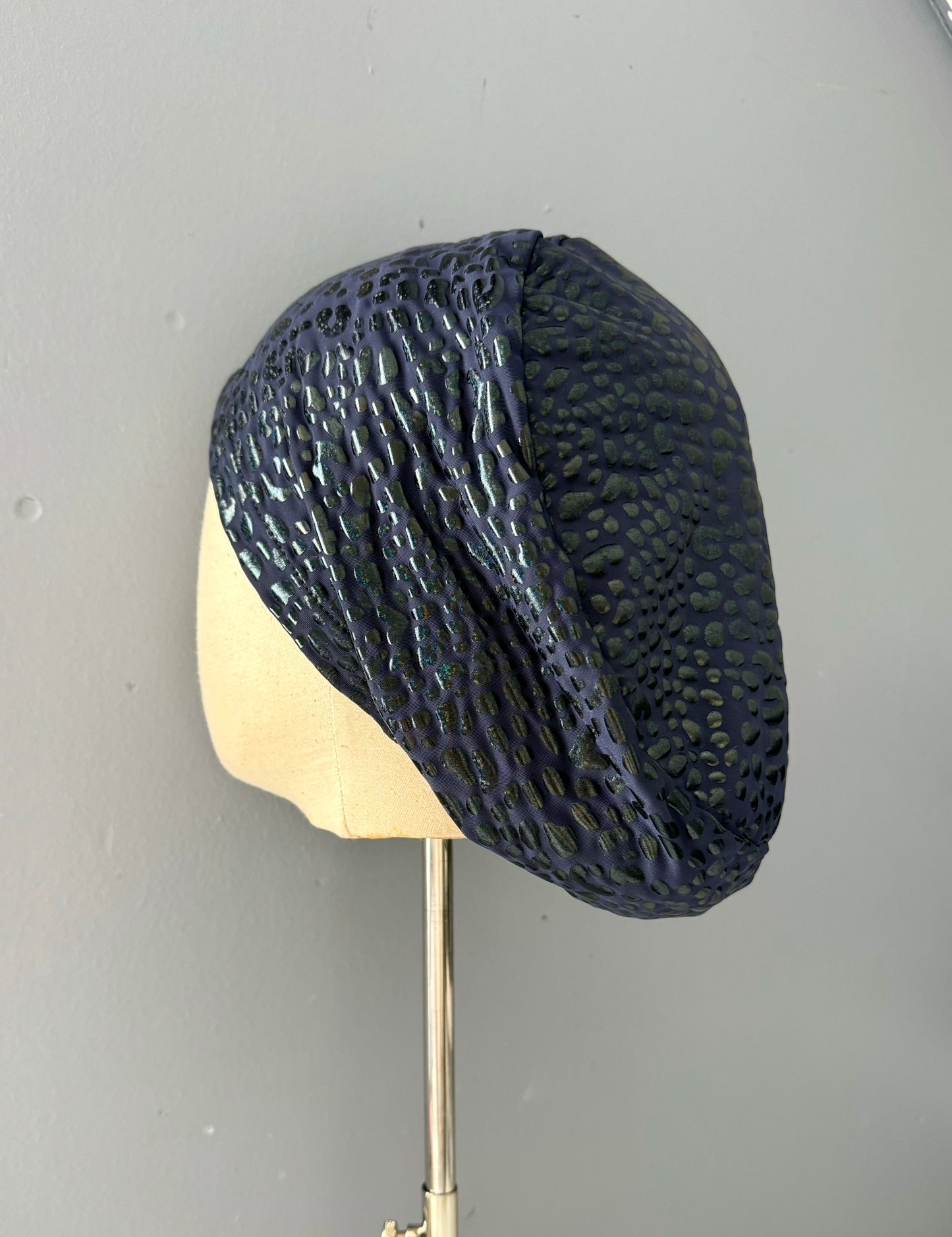 Cofia azul marino detalles brillantes✨