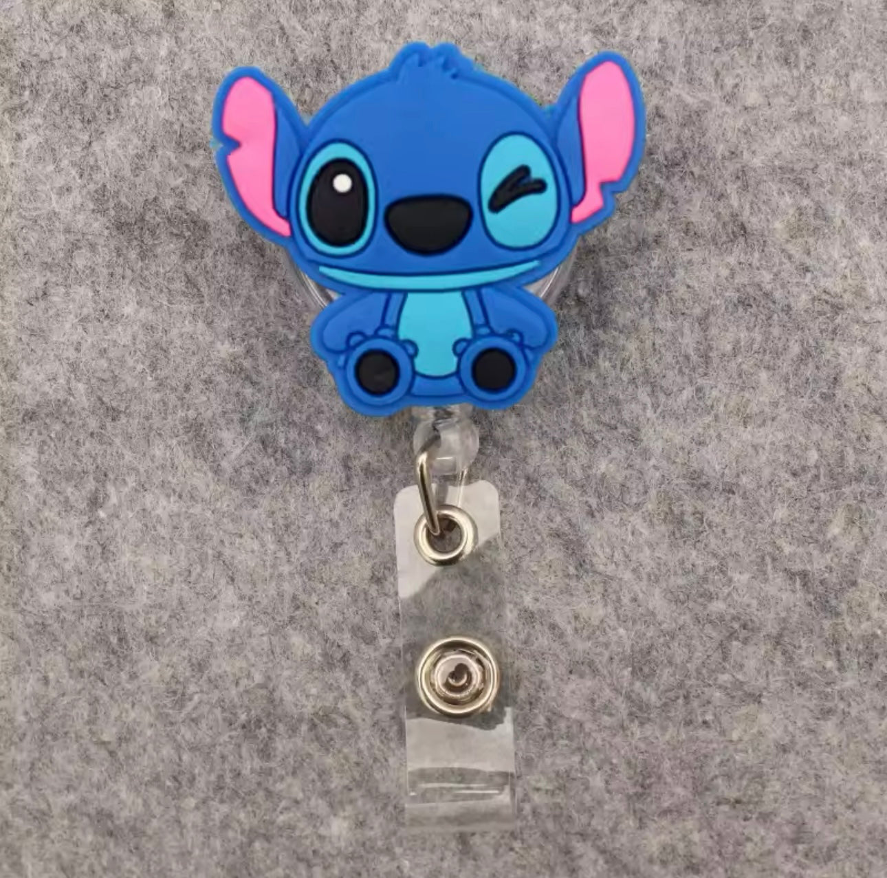 Portacredencial retráctil animado