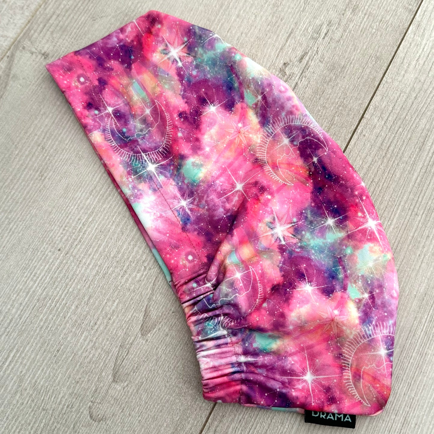 Cofia constelaciones rosadas