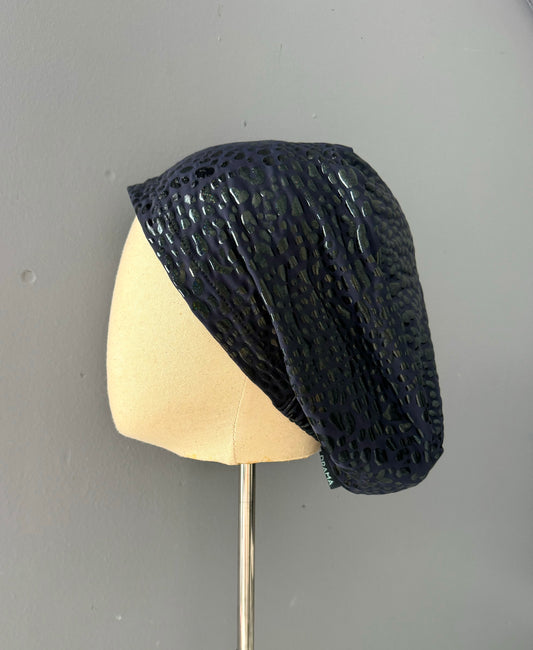 Cofia azul marino detalles brillantes✨