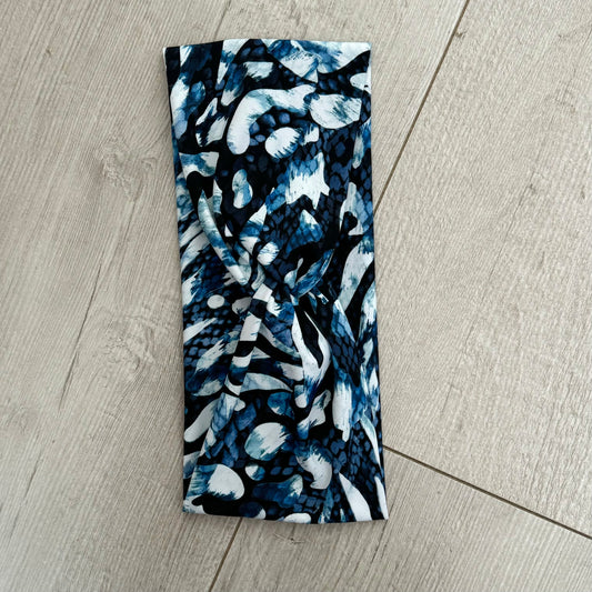 Cintillo azul marino estampado