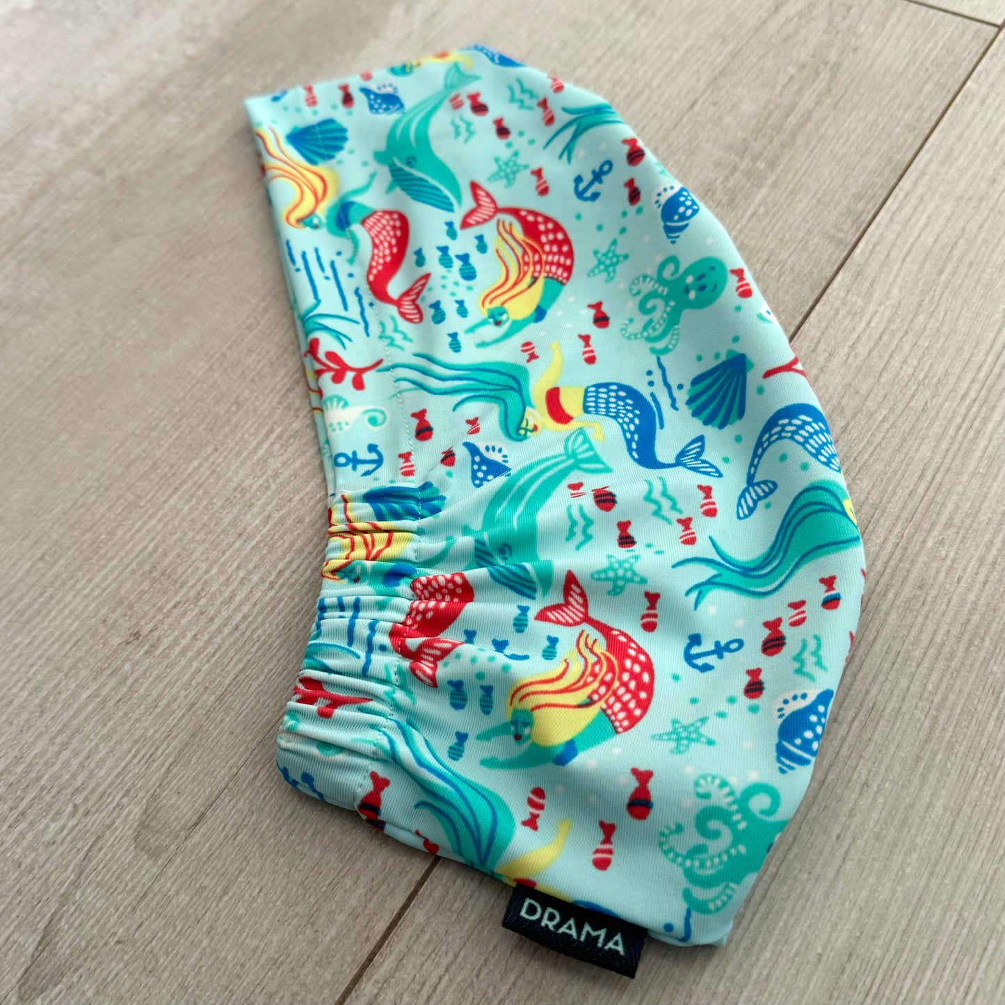 Cofia sirenas y ballenas