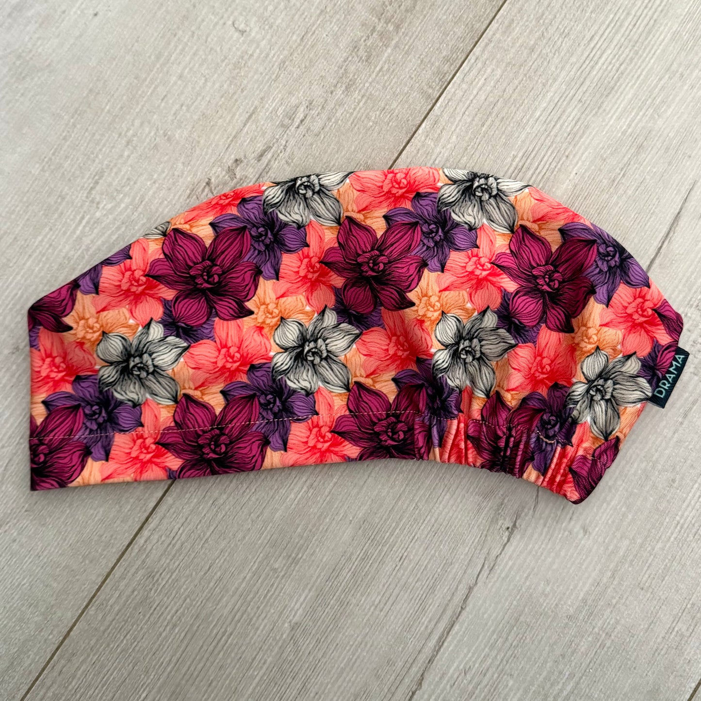 Cofia flores moradas