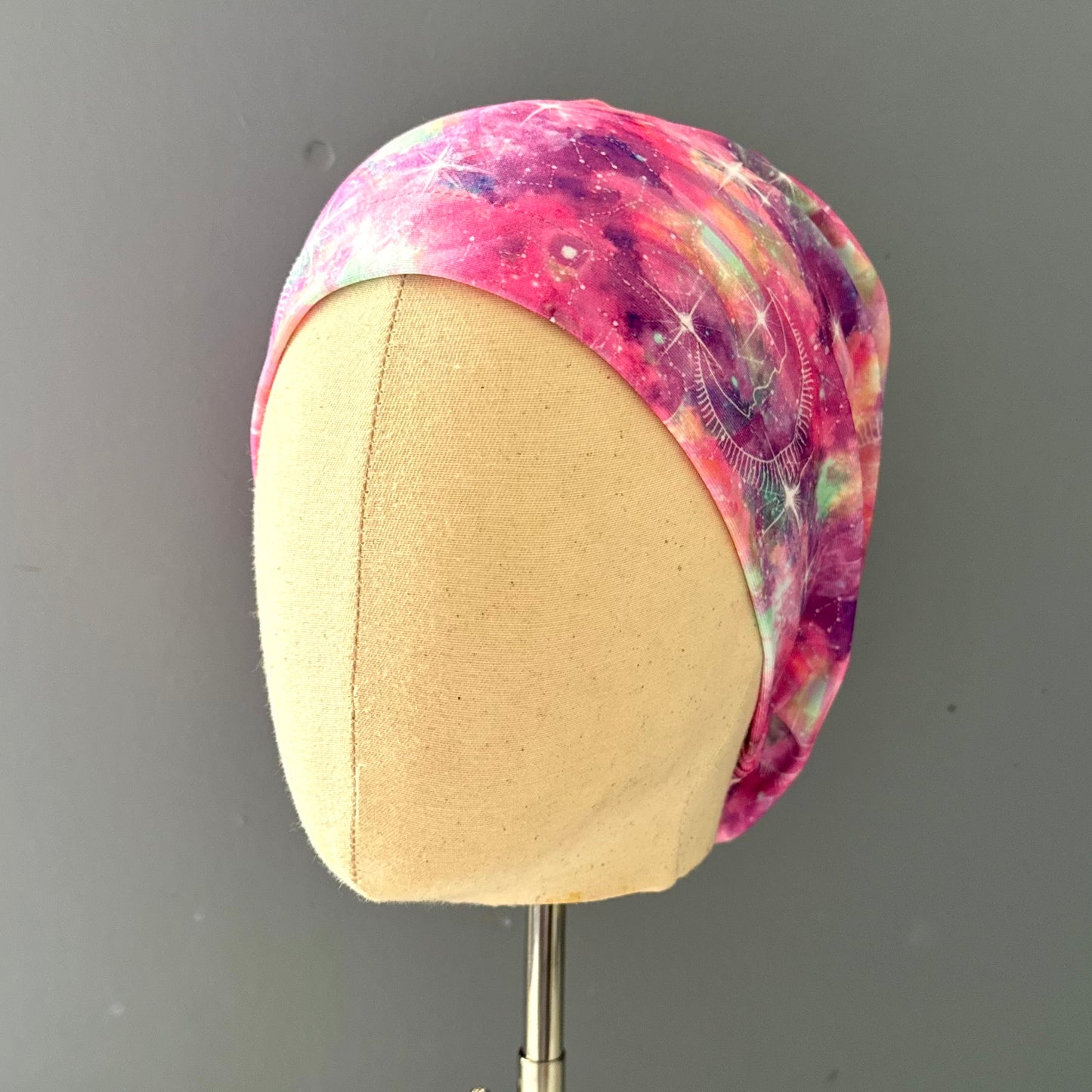 Cofia constelaciones rosadas