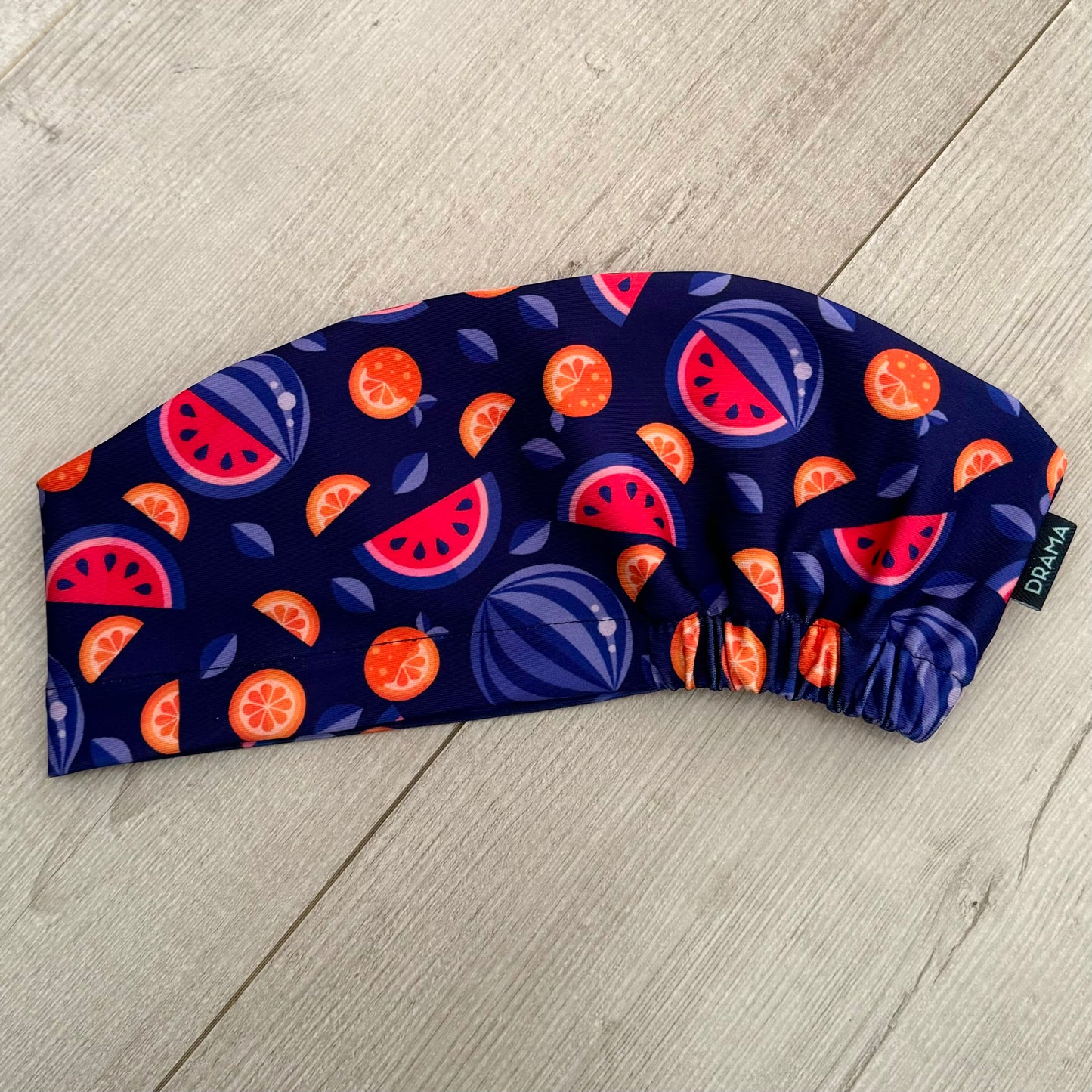 Cofia frutal fondo morado