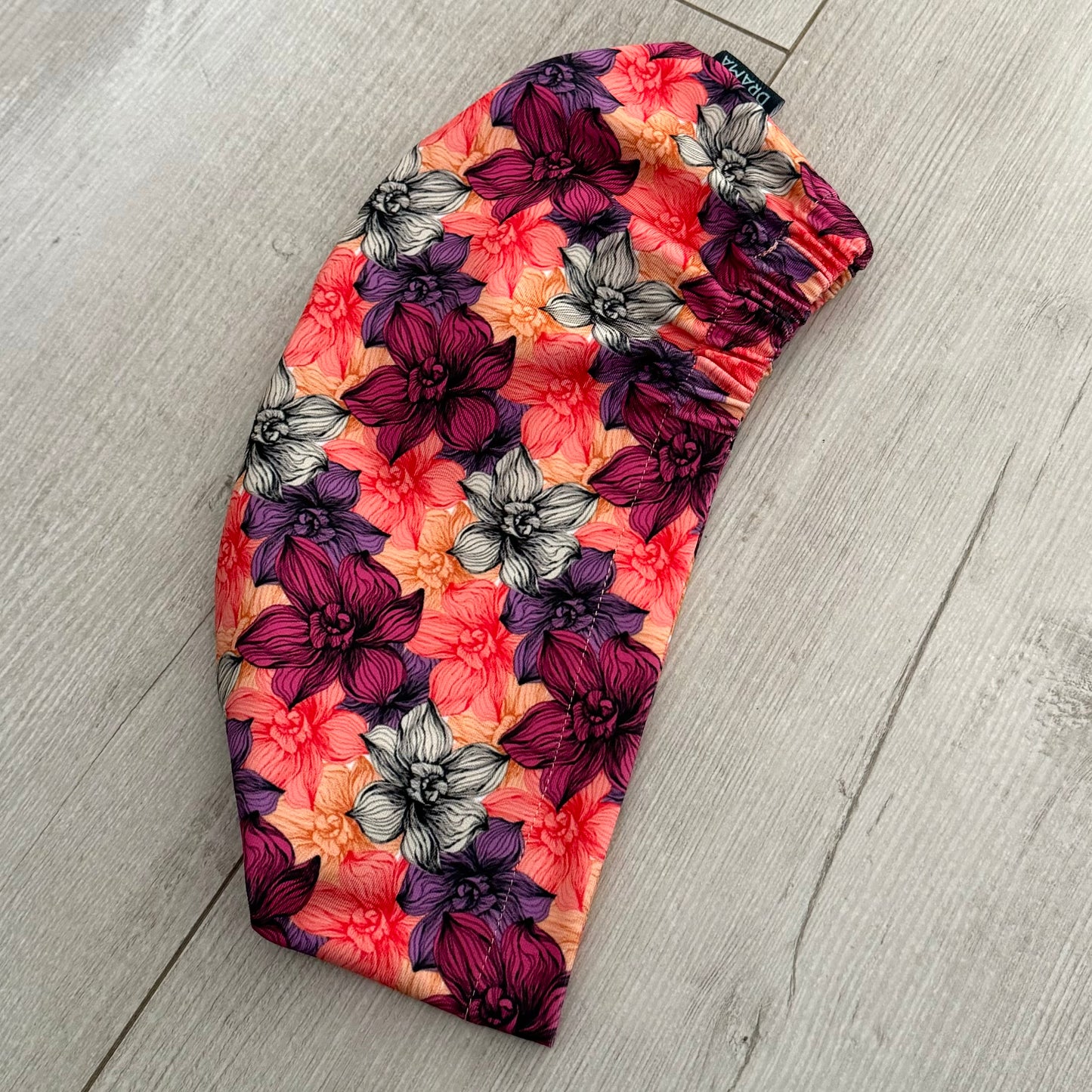 Cofia flores moradas