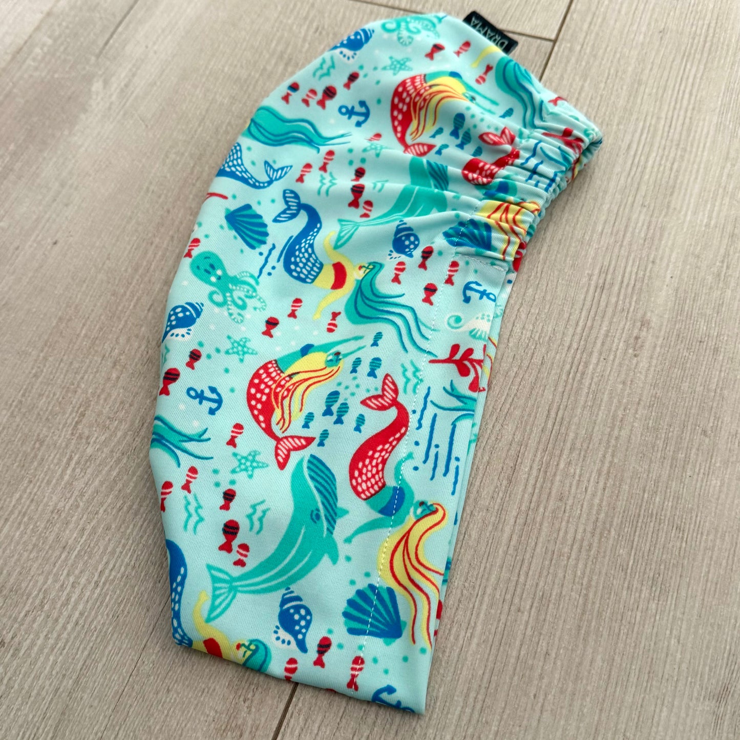 Cofia sirenas y ballenas