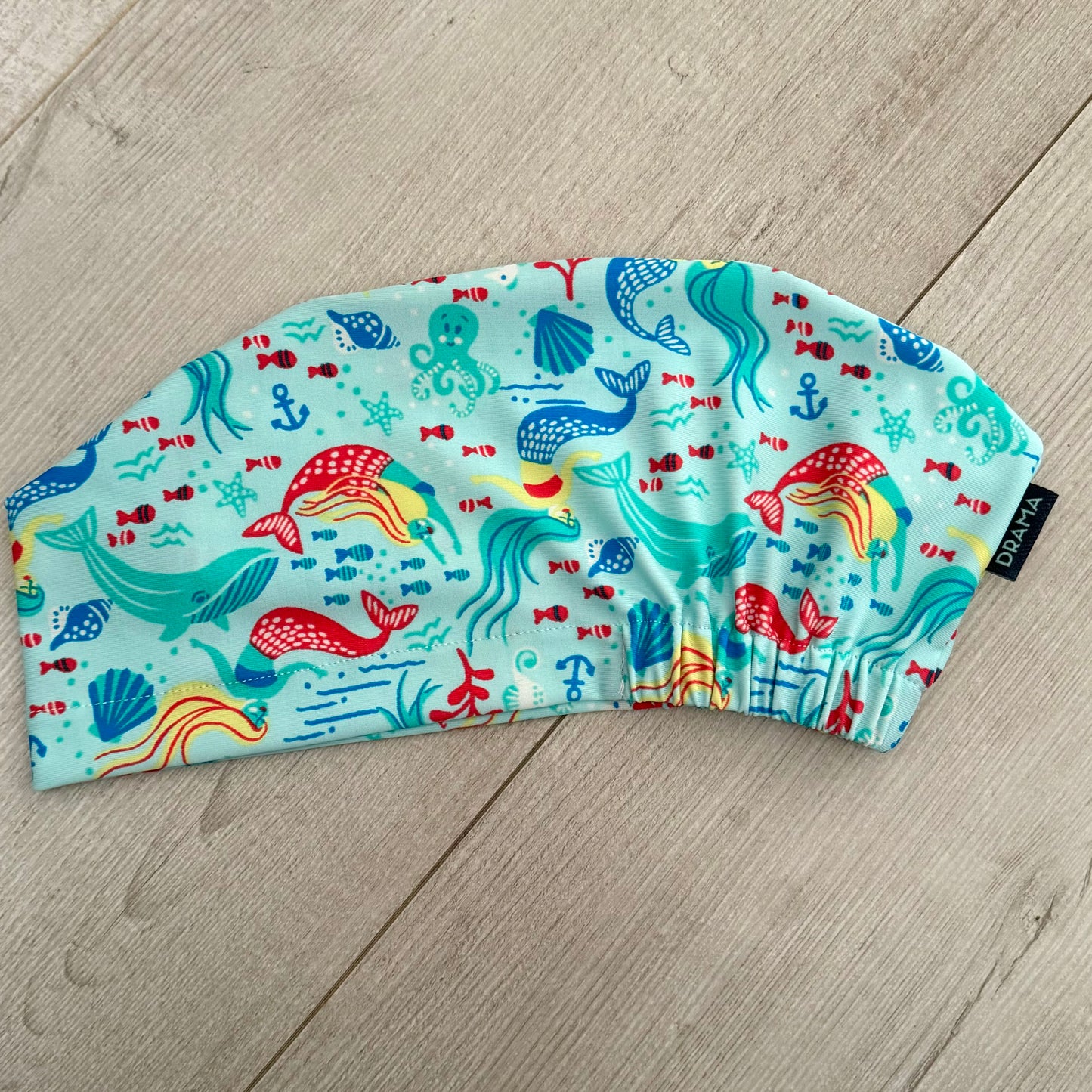 Cofia sirenas y ballenas